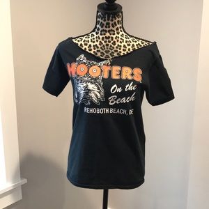 HOOTERS T-Shirt